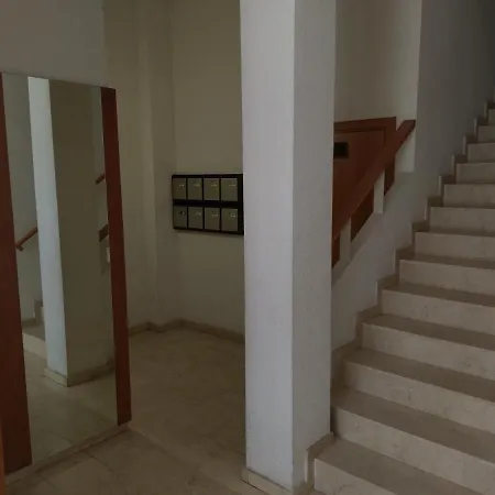 Lejlighed Luxury Accommodation, Next To & Train Station