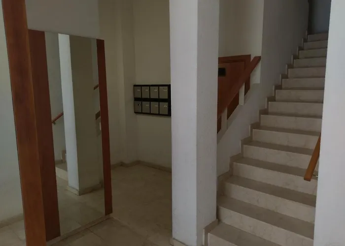 Appartement Luxury Accommodation, Next To & Train Station