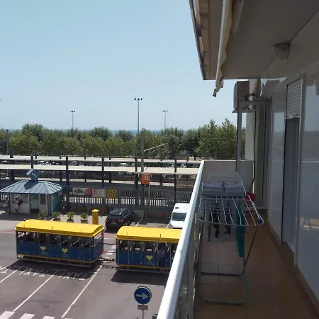 Luxury Accommodation, Next To & Train Station Lägenhet Calella