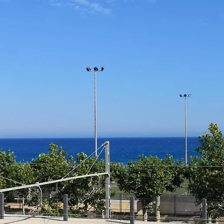 Luxury Accommodation, Next To & Train Station Calella