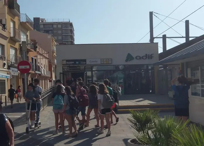 Luxury Accommodation, Next To & Train Station Apartament