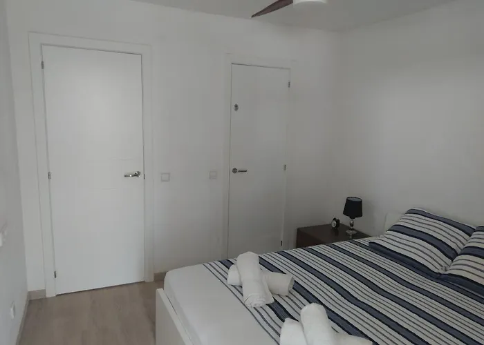 Luxury Accommodation, Next To & Train Station Apartament Calella