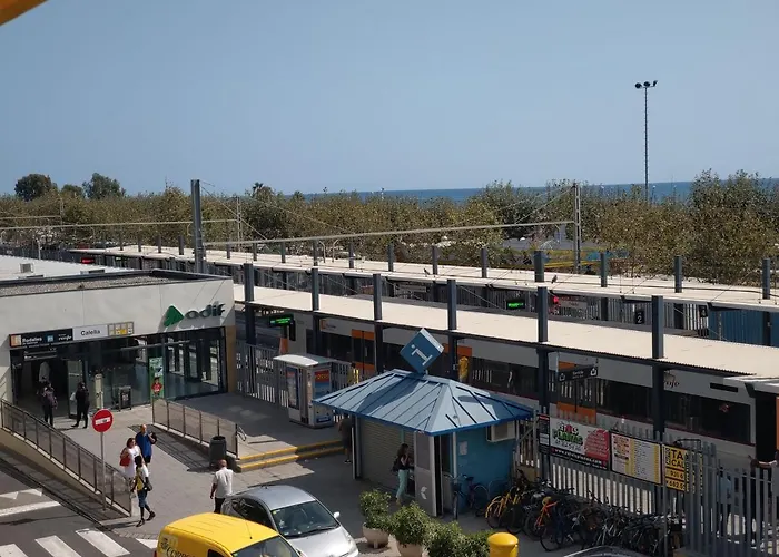 Luxury Accommodation, Next To & Train Station *