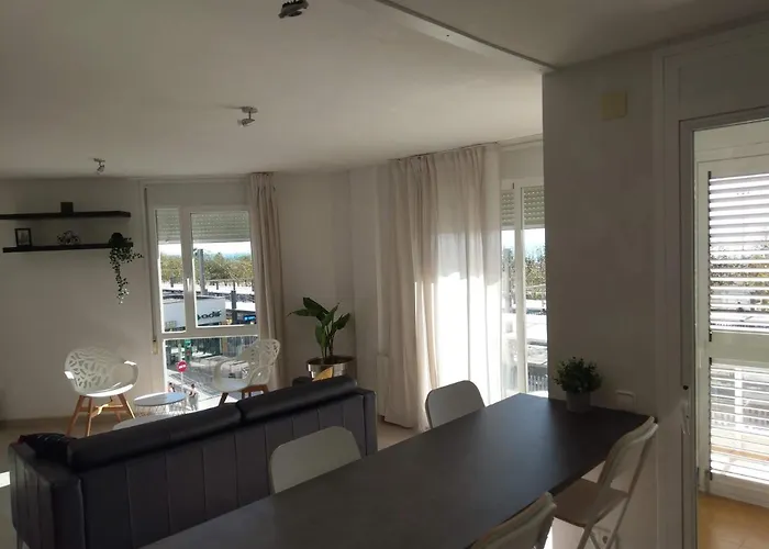 Luxury Accommodation, Next To & Train Station * 卡里拉